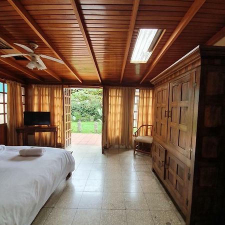 Turrialba Bed & Breakfast Екстер'єр фото