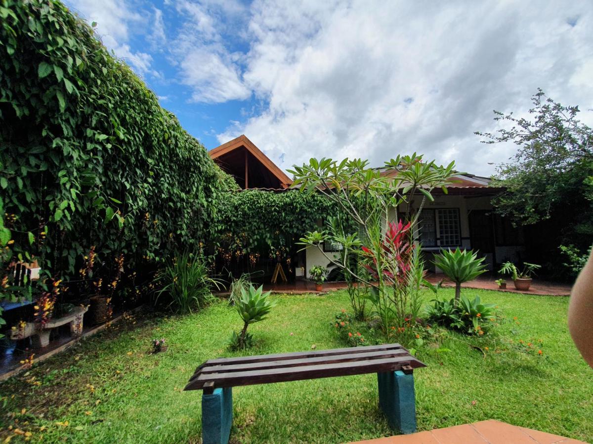 Turrialba Bed & Breakfast Екстер'єр фото
