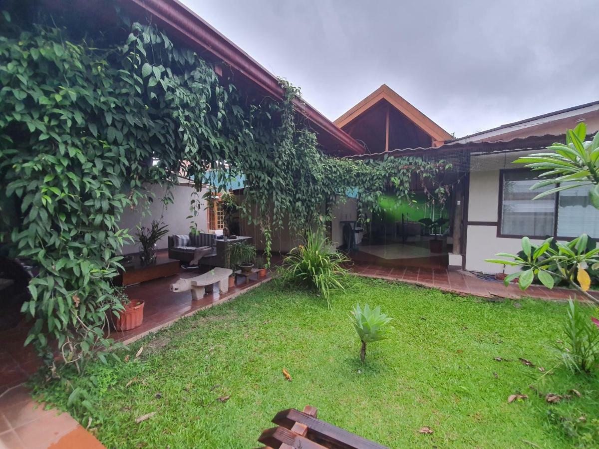 Turrialba Bed & Breakfast Екстер'єр фото